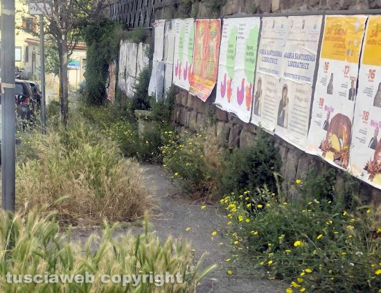 San Faustino - Una strada prima dell'intervento del comitato di quartiere