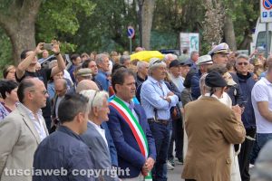 Marta - Deposizione della corona al monumento dei martiri di Cefalonia