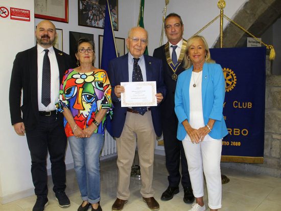 Viterbo - Rotary Club, il segretario Bianchini, la socia Tasciotti, Moscatelli, la socia Tartaglia e il presidente Scorzino