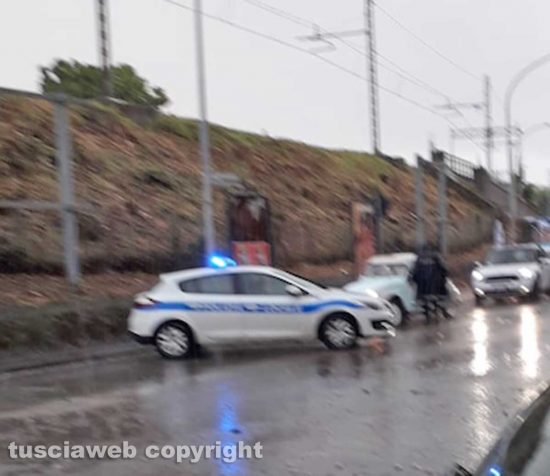 Viterbo - Bomba d’acqua - Polizia locale in via della Ferrovia