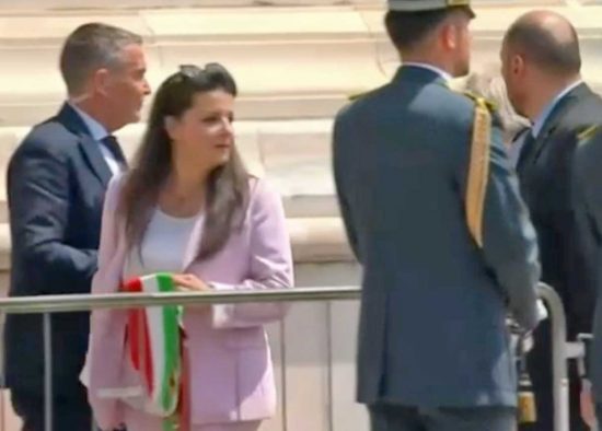 Milano – Chiara Frontini e Vittorio Sgarbi al funerale di Silvio Berlusconi