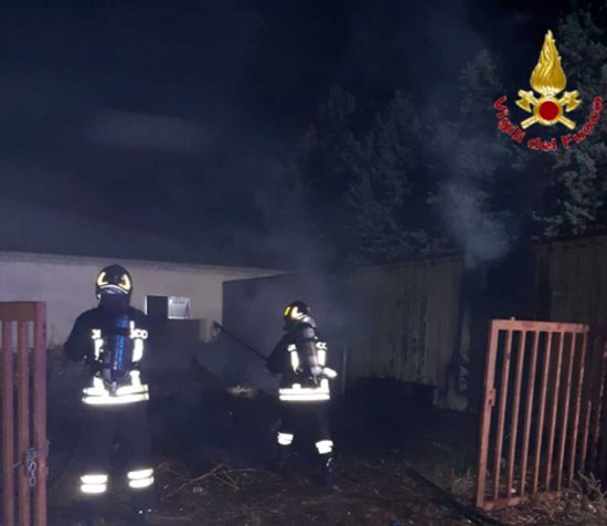 Civitavecchia - L'intervento dei vigili del fuoco a via dell'Immacolata