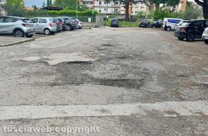 Viterbo - Buche in via F. Rasetti