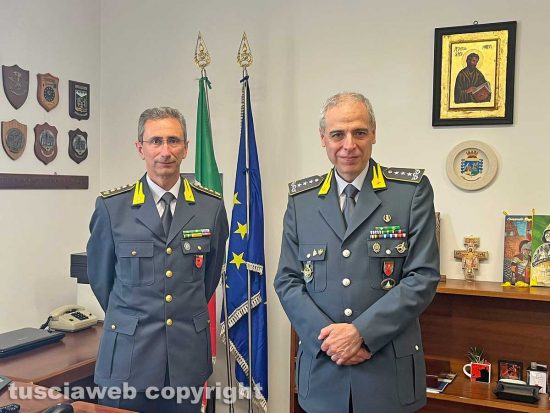 Da sinistra: il comandante Carlo Pasquali e il comandante interregionale dell'Italia centrale Bruno Buratti