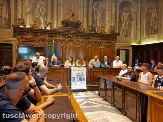 Viterbo - La Stella azzurra al comune