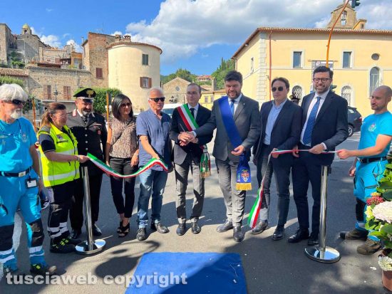 Bolsena - Taglio del nastro della 25esima edizione della festa delle ortensie