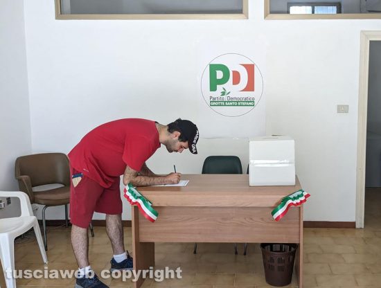 Primarie Pd, Il seggio di Grotte Santo Stefano