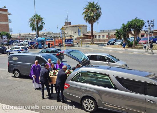 Civitavecchia - I funerali di Ezio Calderai