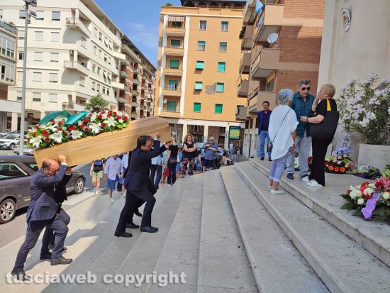 Civitavecchia - I funerali di Ezio Calderai