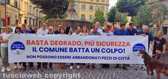 Viterbo - San Faustino - Flashmob Fratelli d'Italia
