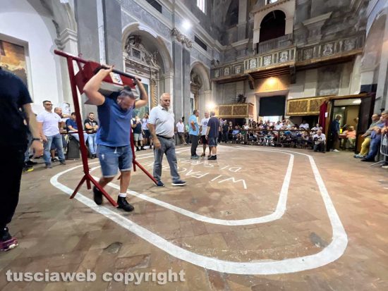 Viterbo - La prova di portata dei facchini