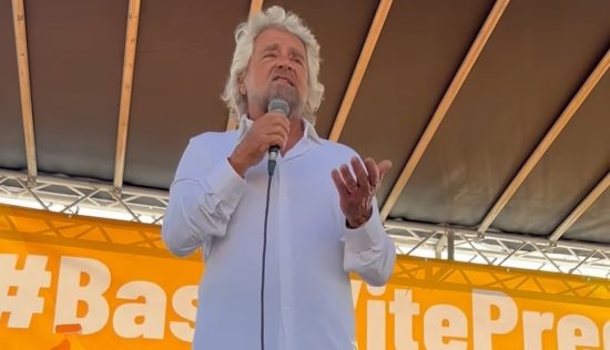 Grillo in piazza della Repubblica