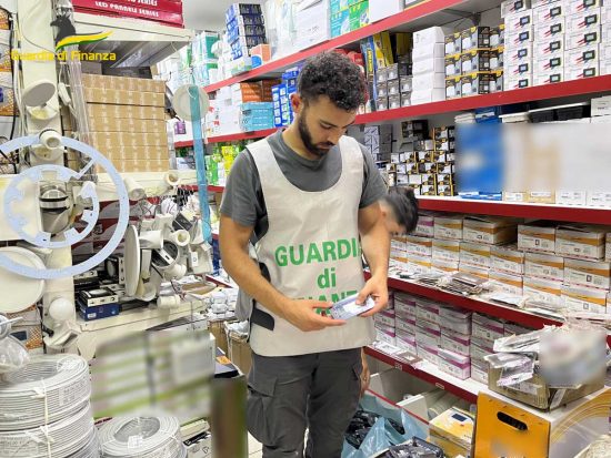 Viterbo - Guardia di finanza - Sequestrati un milione e 700mila articoli