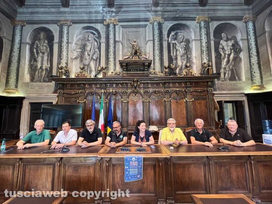 Viterbo - La conferenza di "Terzo tempo, cena sotto le stelle"
