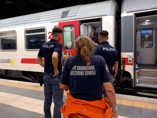 Ferrovia - Tarquinia - Disagi per i passeggeri bloccati ore sulla linea Roma-Pisa - Intervento della protezione civile