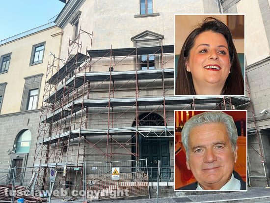 Botta e risposta tra la prima cittadina Frontini e l'ex sindaco Arena sulla riqualificazione degli immobili comunali