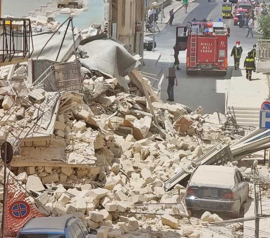 Matera - Crollo di una palazzina in centro