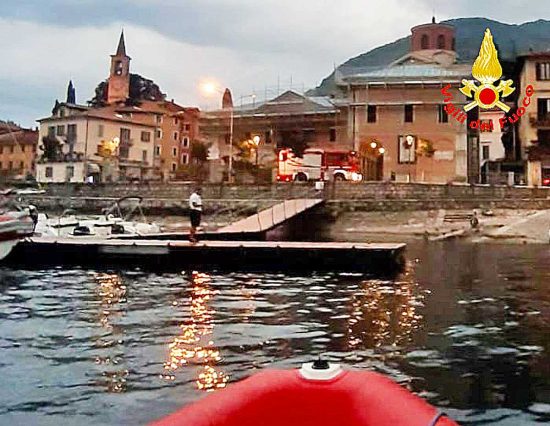 Laveno Mombello - L'intervento dei vigili del fuoco al Lago Maggiore