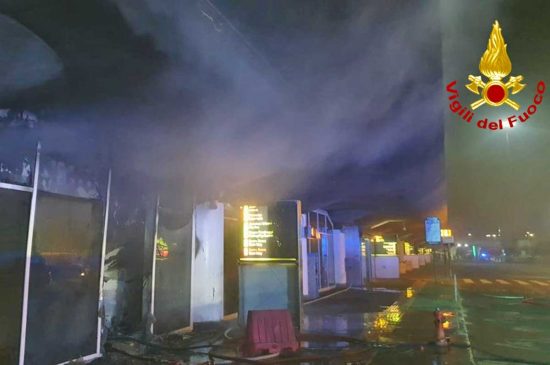 Catania - Incendio all'aeroporto
