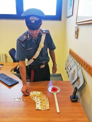 Rieti - I carabinieri di Passo Corese - La droga e i soldi sequestrati