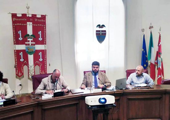 Viterbo - Incontro in provincia per la revisione regolamento per la sicurezza della navigazione delle acque del lago di Bolsena