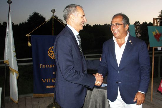 Viterbo - Brindisi d’estate per il Rotary club - presentati gli obiettivi e gli appuntamenti per il 2023-24