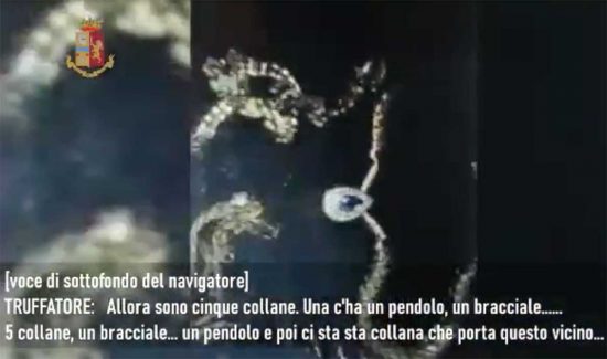 Polizia - Tecnica del nipote - Un uomo fermato