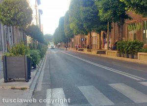 Viterbo - Centro storico deserto durante il periodo dei saldi