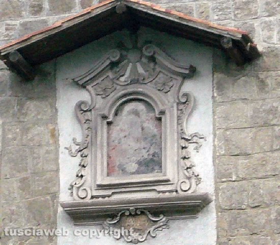 Viterbo - Edicola sacra a Pianoscarano