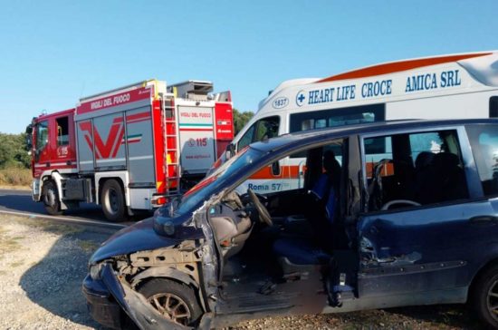 Tuscania - Frontale auto-camion sulla Tuscanese