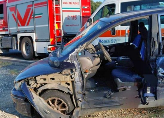 Tuscania - Frontale auto-camion sulla Tuscanese