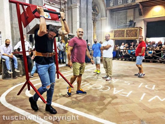 Viterbo - La prova di portata dei facchini