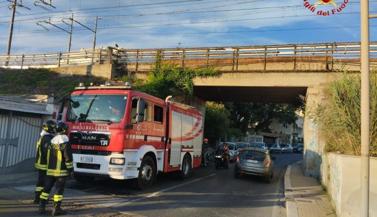 Civitavecchia - I vigili del fuoco a lavoro al ponte di San Gordiano