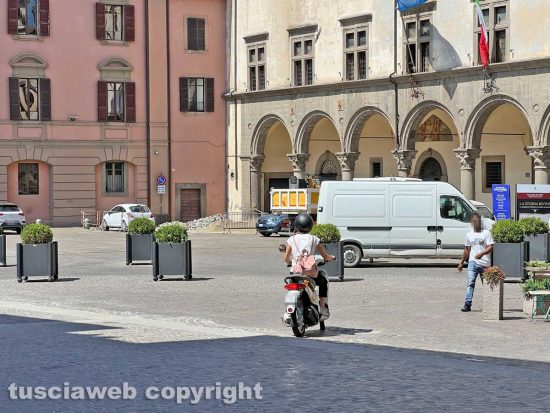 Viterbo - L'isola pedonale di via Roma