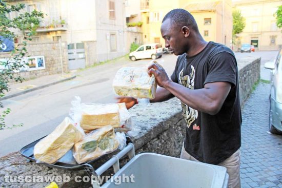 Viterbo - Gli acquisti che Dennis Edegbe ha dovuto buttare