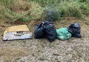 Caprarola - Rifiuti abbandonati e recuperati dall’associazione Cinghiale bianco