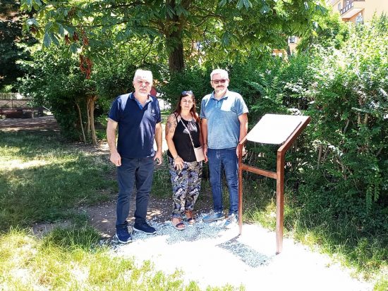 Viterbo - Silvano Olmi, Emiliano Ciotti e Anna Mula al Carmine per vedere la targa in ricordo delle donne viterbesi vittime di violenza