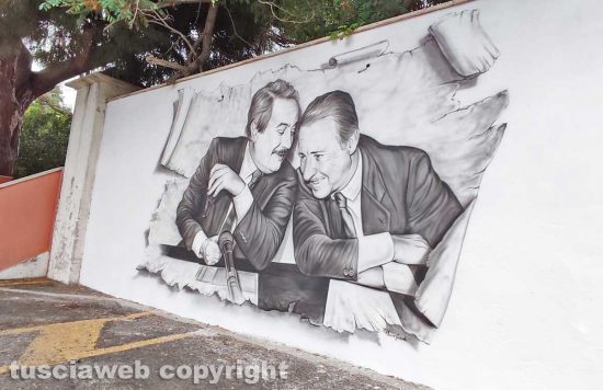 Civitavecchia - Il murale di Falcone e Borsellino al tribunale