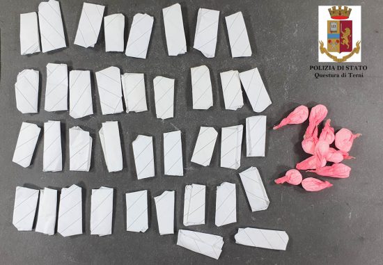 Terni - Minorenne trovato con 37 dosi di ketamina e 11 di cocaina