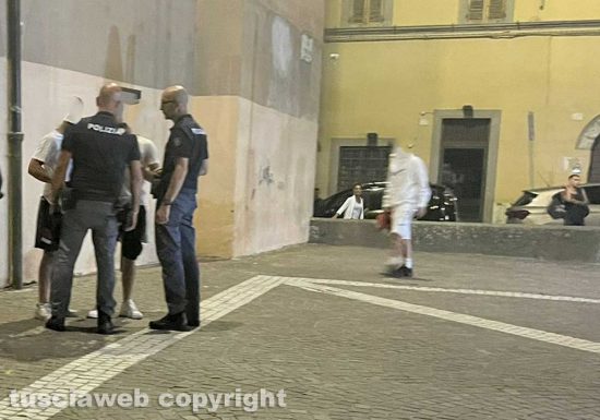 Rissa a piazza del Sacrario - Intervento della polizia