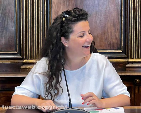 La sindaca Chiara Frontini sorridente
