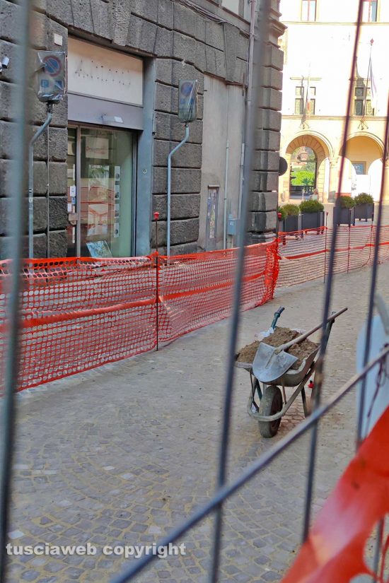 Viterbo - La carriola in via Cavour