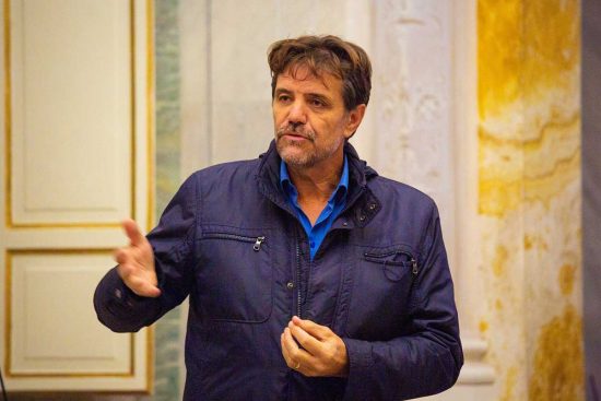 L'archeologo Flavio Enei