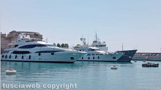 Civitavecchia - Il superyacht Sirahmy di Marco De Benedetti
