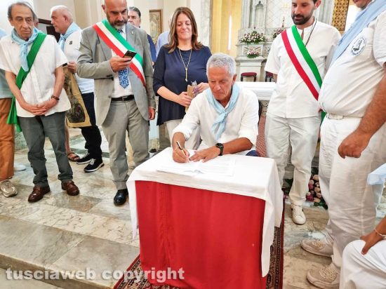 Palmi - Il presidente del Sodalizio dei facchini di Santa Rosa firma l'accordo con il Sodalizio della Madonna della Sacra Lettera