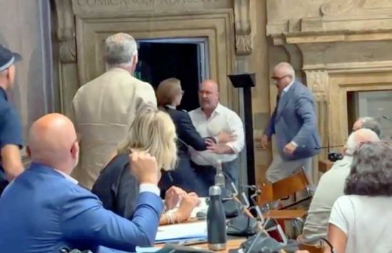 Terni - Rissa sfiorata tra il sindaco Bandecchi e i consiglieri di minoranza di Fdi