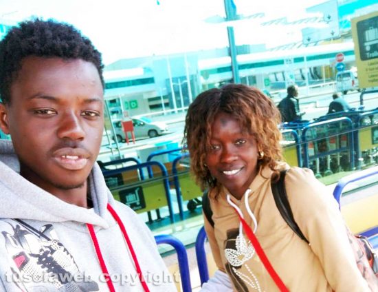 Mohammed Fall assieme alla madre Nabou Wade