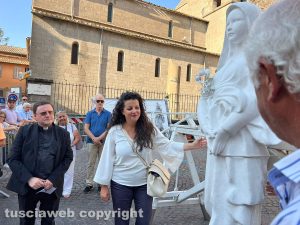 Viterbo - Santa Rosa - Terminato il montaggio di Gloria - La sindaca Chiara Frontini
