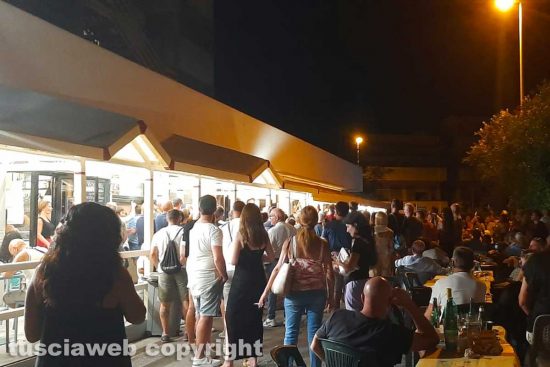Montalto di Castro - Il pubblico all'esibizione di Alberto Rocchetti