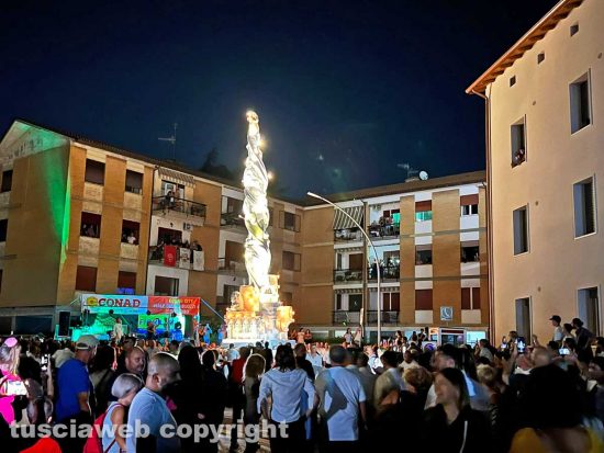 Viterbo - Armonia celest alla fermata del bar Dei